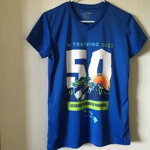 Honolulu marathon women's V-neck T-shirt. Size M.